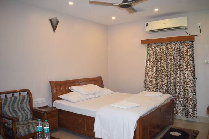 Room 3 of 46
