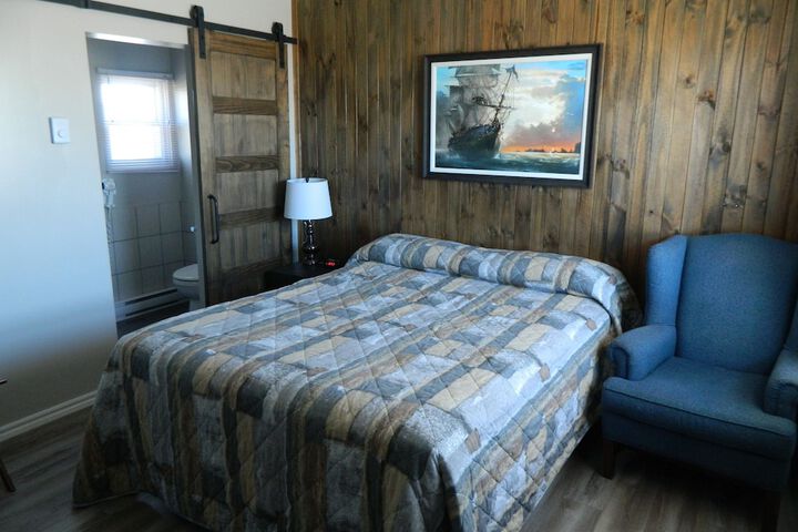 Room 11 of 34