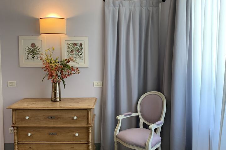 Room 6 of 72
