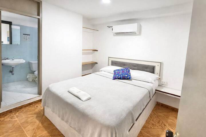 Room 8 of 9
