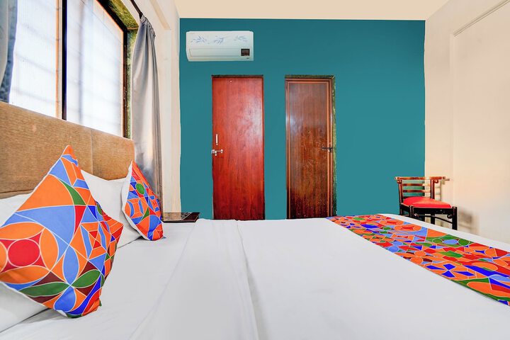 Room 14 of 32