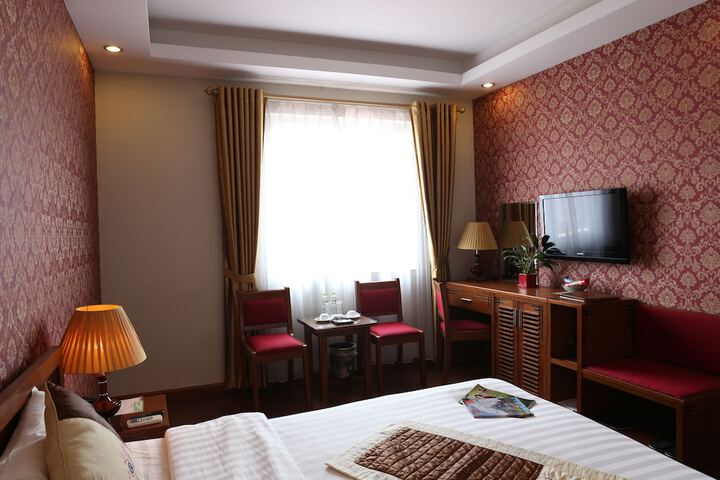 Room 13 of 83