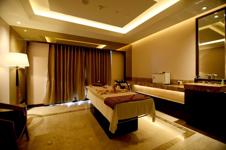 Room 33 of 61