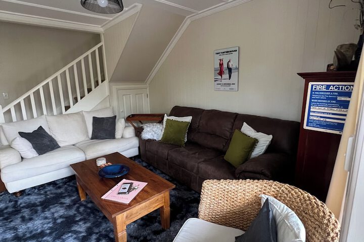 Room 32 of 83