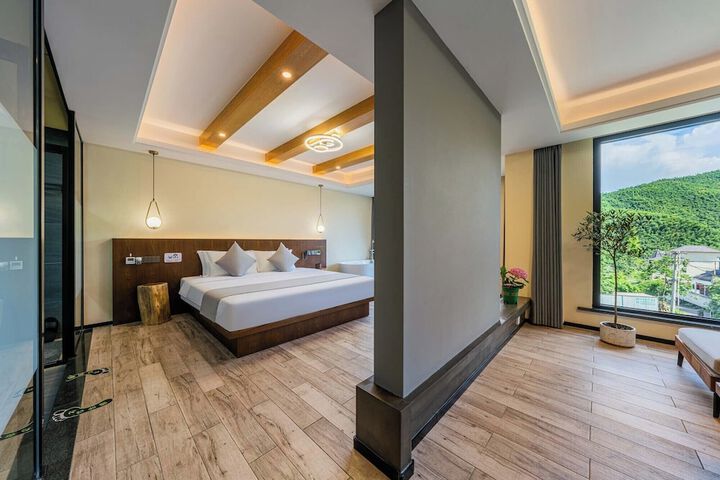 Room 18 of 95