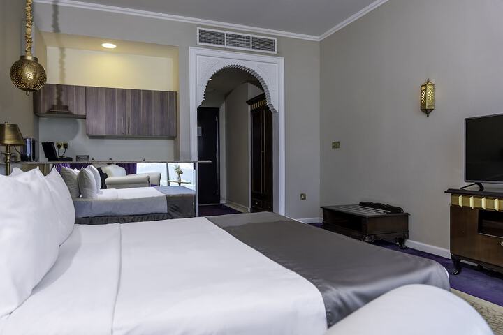 Room 15 of 120