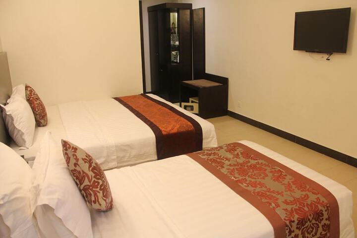 Room 18 of 32