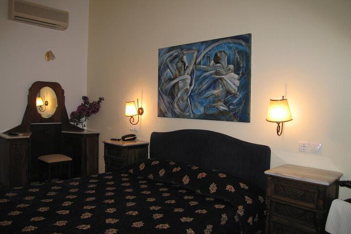 Room 26 of 61