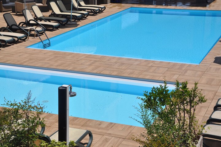 Hotel with Pool