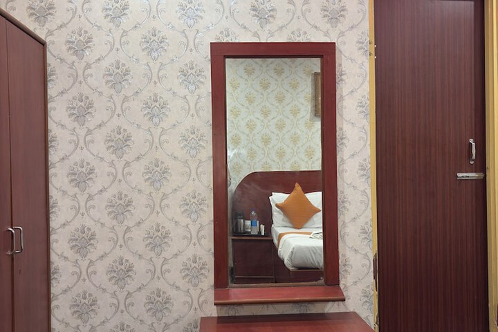 Room 18 of 31