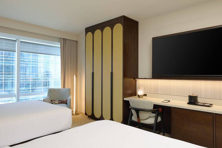 Room 4 of 89