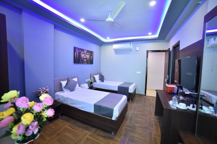 Room 7 of 42