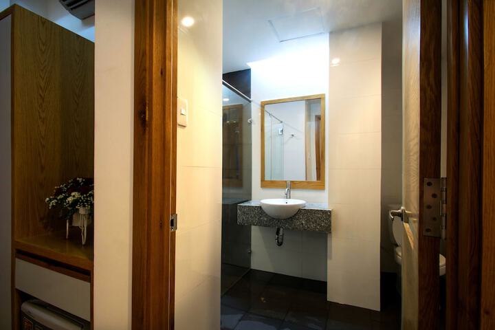 Room 53 of 78