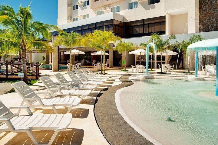 Pool Hotel