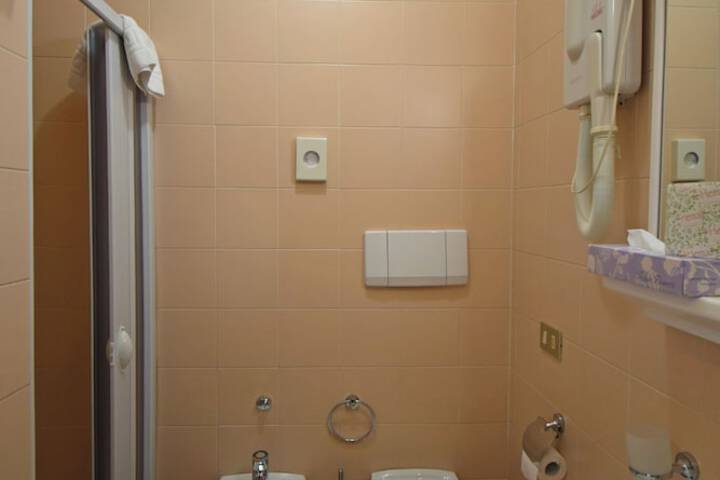 Room 12 of 53