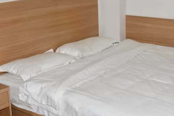 Room 16 of 24