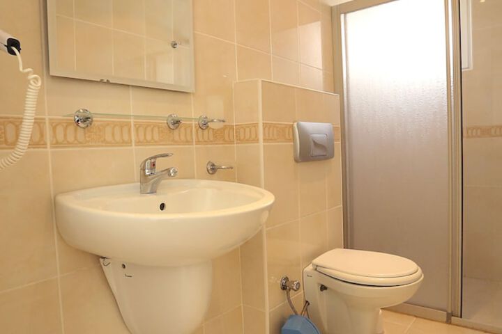 Room 12 of 13