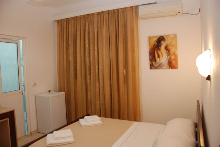 Room 26 of 47