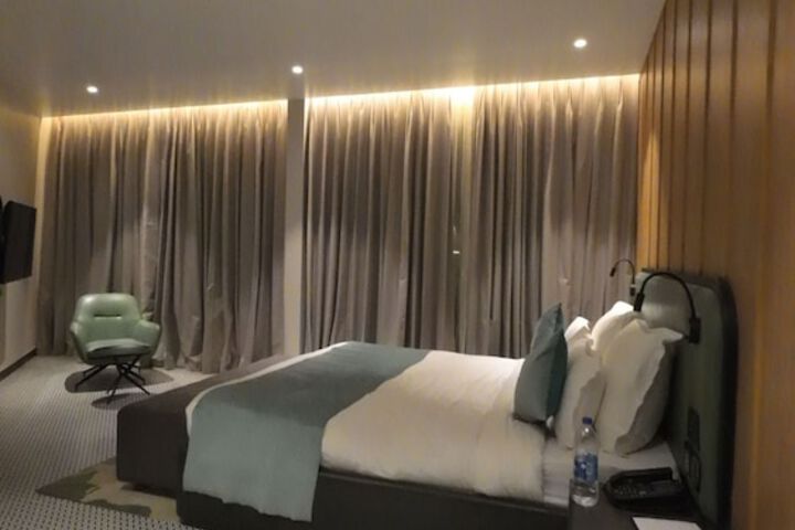 Room 27 of 47