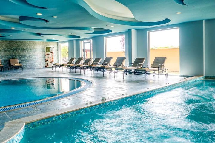 Pool 30 of 87