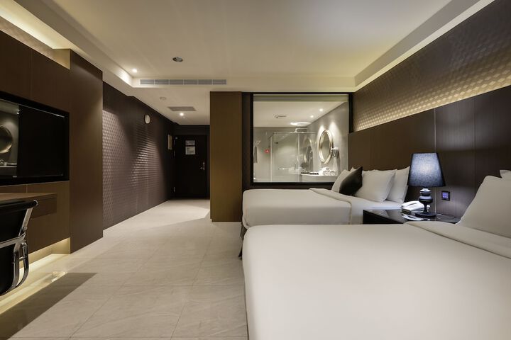 Room 15 of 59