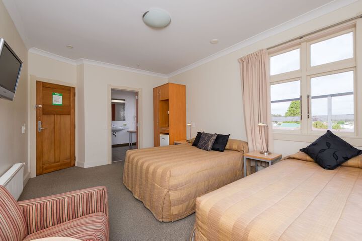 Room 17 of 36