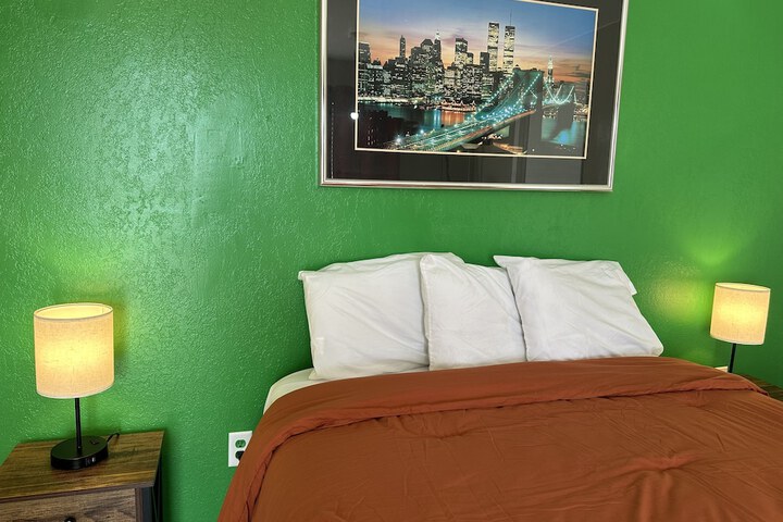 Room 18 of 50