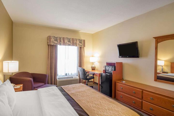 1 King Bed (1 of 8)