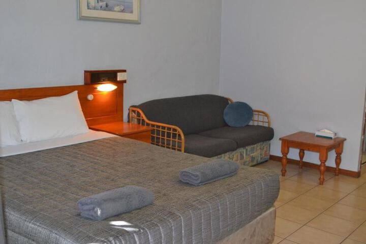 Room 6 of 43