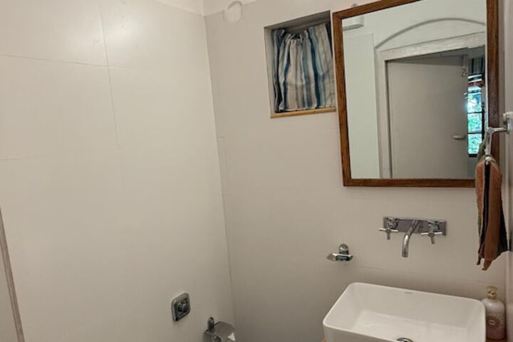 Room 122 of 233