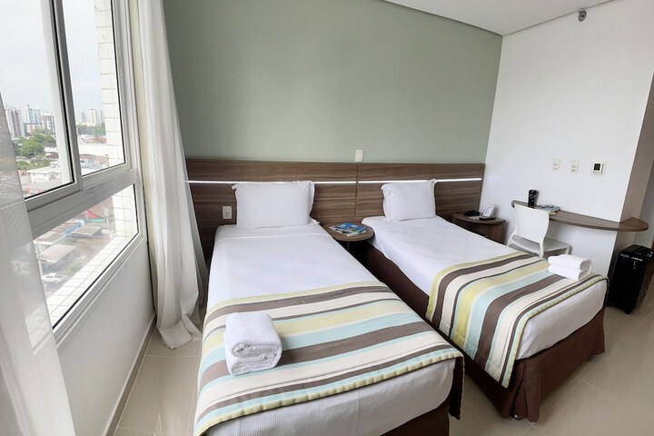 Room 15 of 34