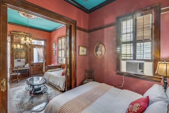 Room 3 of 40