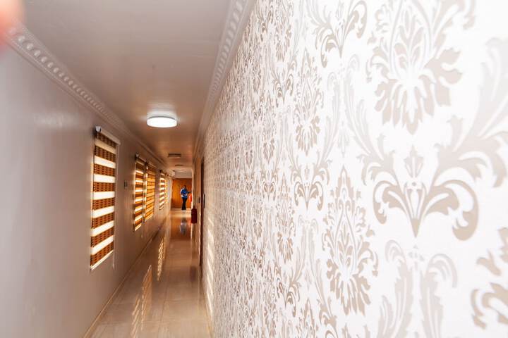 Ballroom/Hall 61 of 76