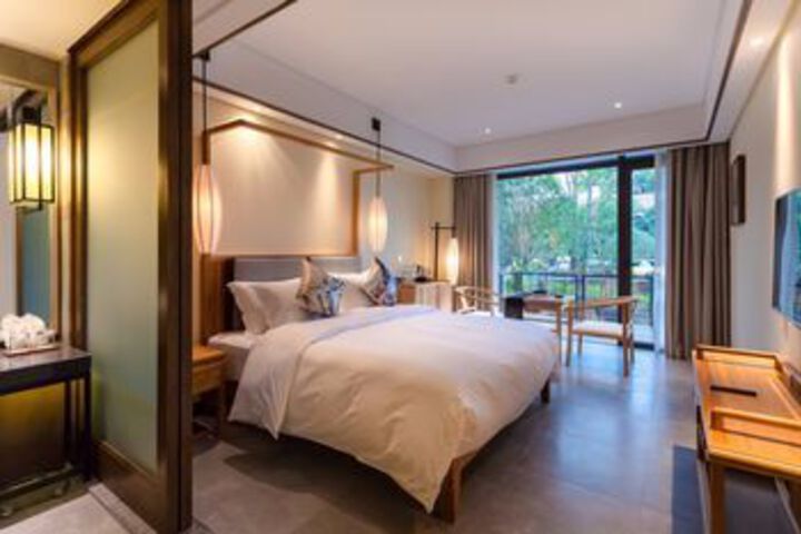 Room 21 of 38