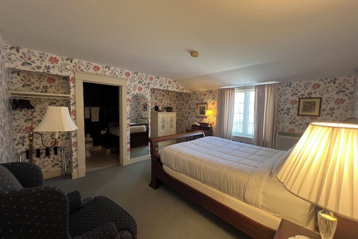 Room 35 of 84