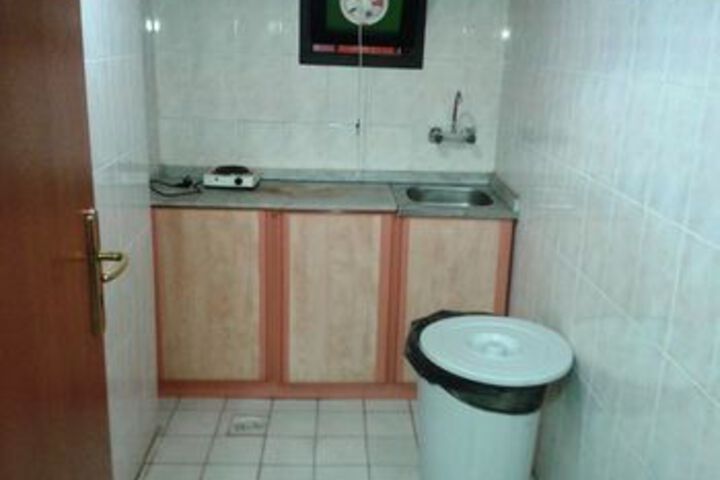 Room 32 of 47