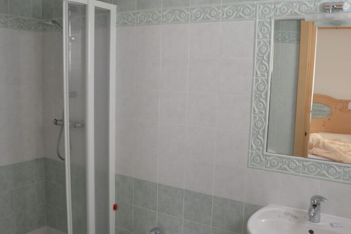 Room 9 of 21