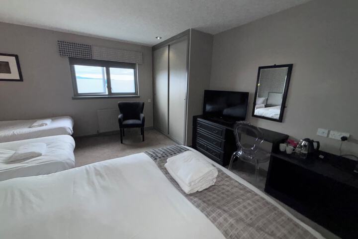 Room 51 of 106