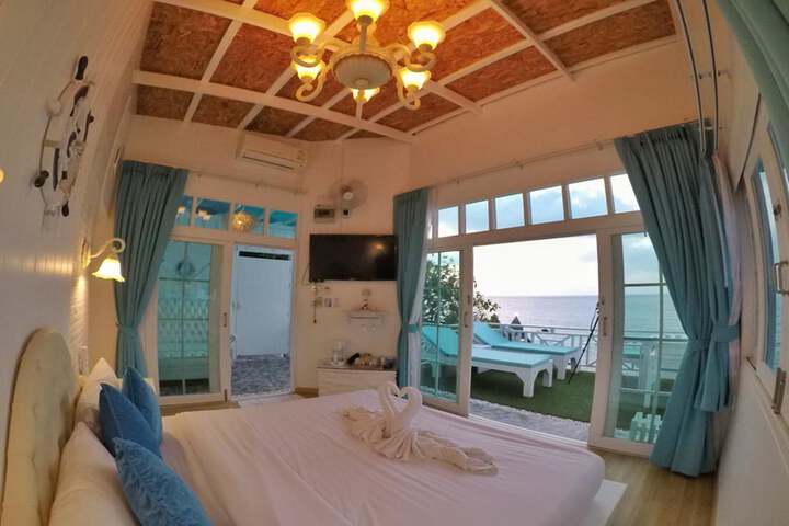 Room 28 of 160