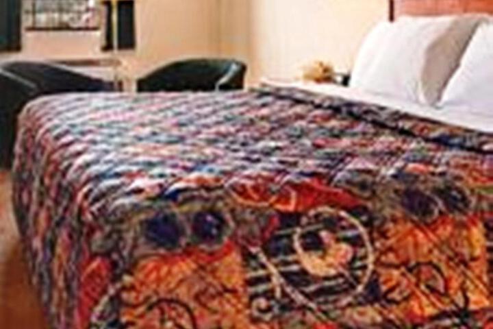 1 King Bed (16 of 18)