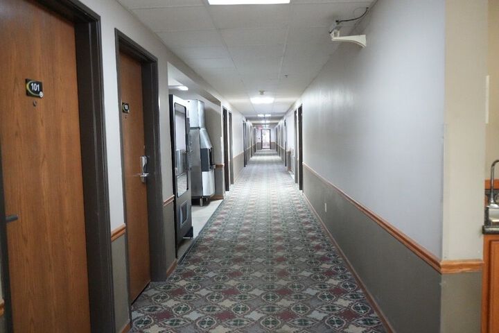 Ballroom/Hall 38 of 44