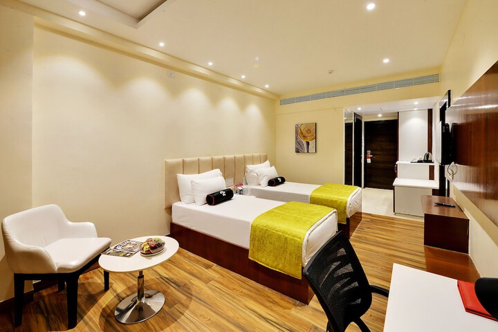 Room 5 of 32