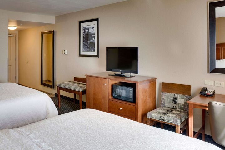 Room 7 of 33