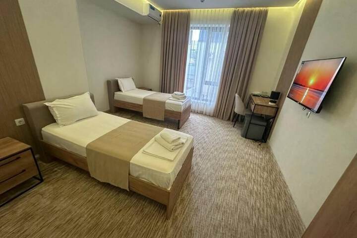 Room 42 of 60