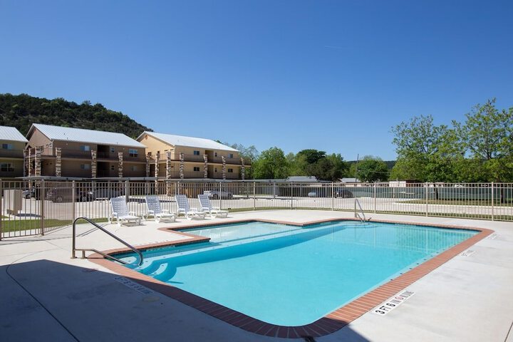 Pool 33 of 47