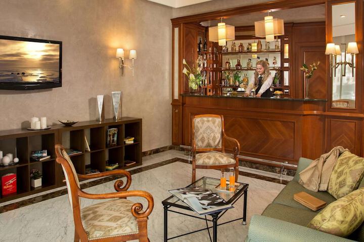 Entrance & Lobby