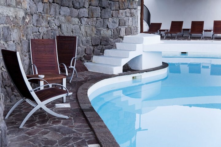 Hotel with Pool