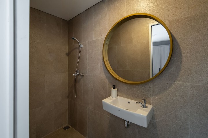 Room 16 of 20