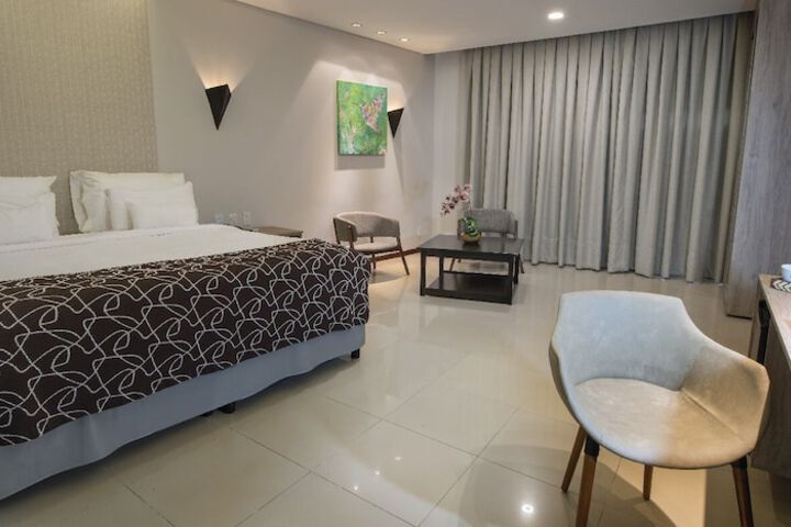 Room 6 of 20