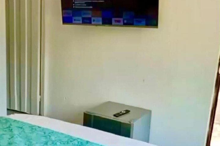Room 2 of 11